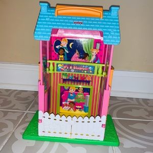 Vintage 2005 Sweet streets fisher price - surprise inside sleepover house